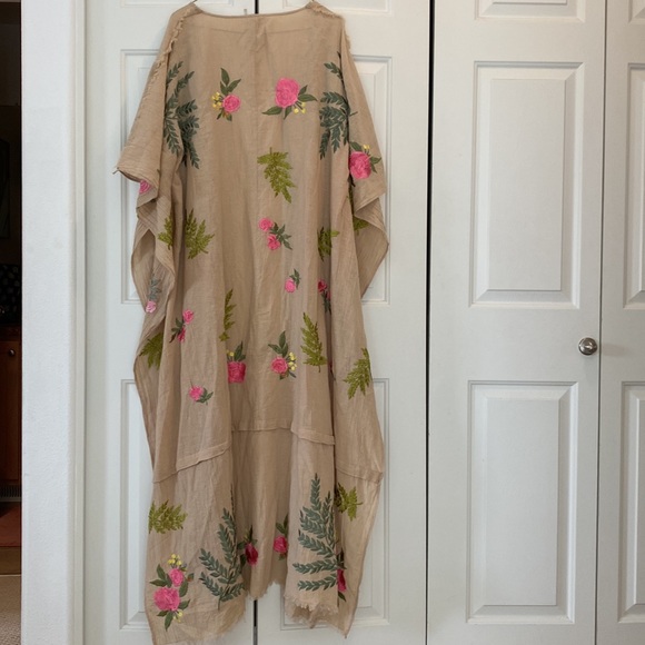 Aratta Silent Journey embroidered floral kimono robe - Picture 5 of 12